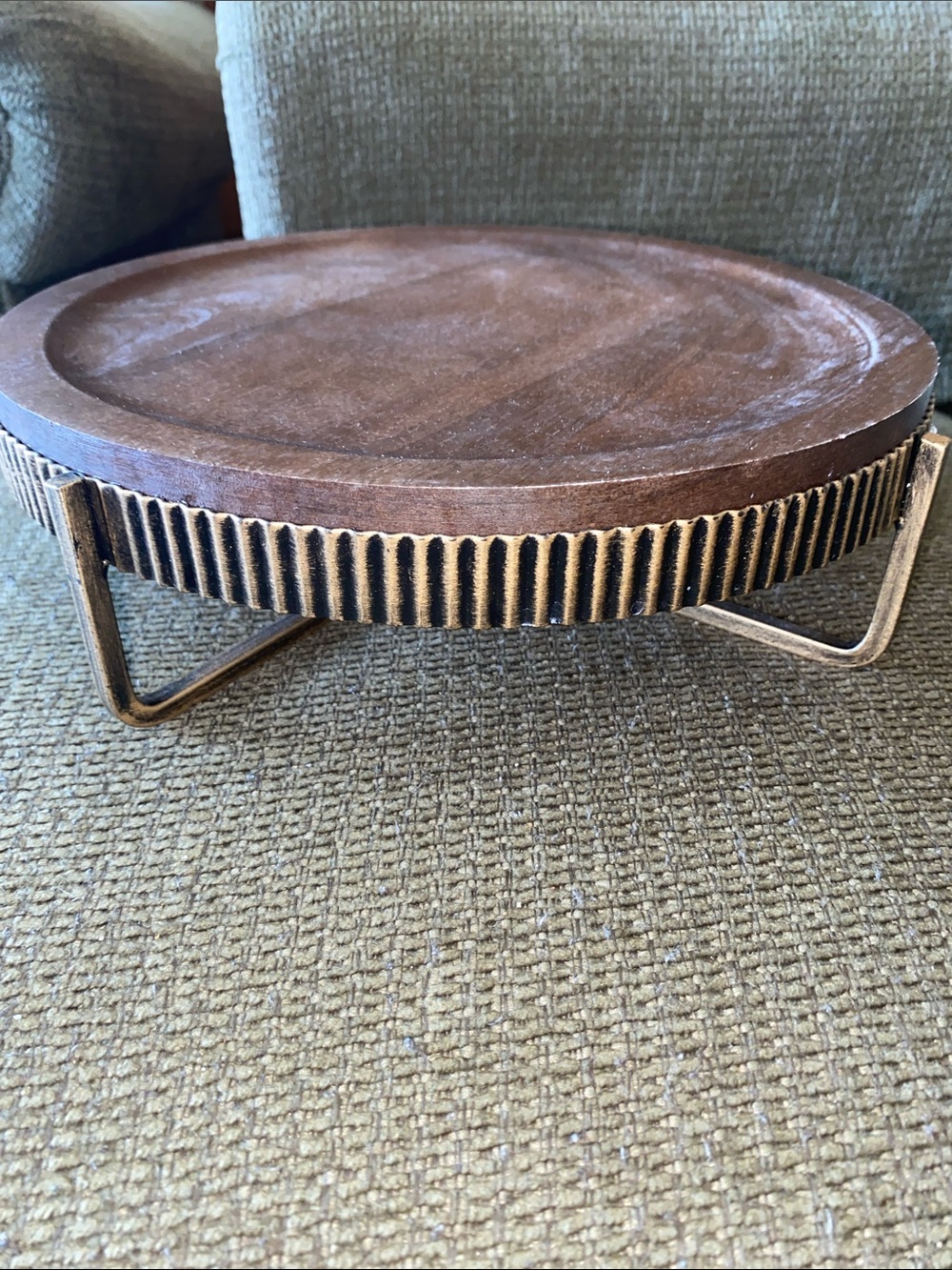 Round Wooden Pedestal Tray with Ribbed Metal Base